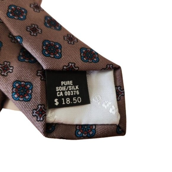 Vintage Woodward’s Classic Tie 100% Silk Brown & Navy Patterned Made in Canada - Picture 4 of 6